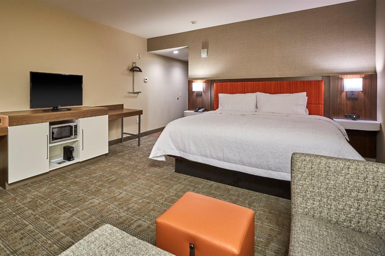 Hampton Inn & Suites Роузберг Экстерьер фото